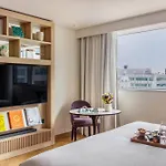 Hotel Me By Melia 5*