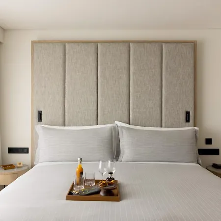 Отель Me By Melia