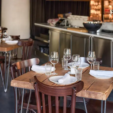 Отель Me By Melia