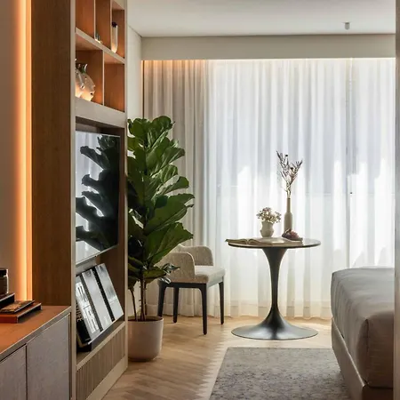 Hotel Me By Meliá 5*