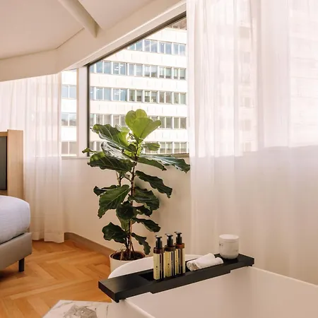 Hotel Me By Meliá 5*