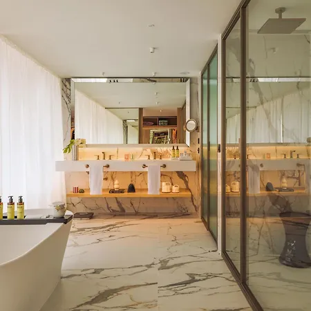 Hotel Me By Meliá 5*