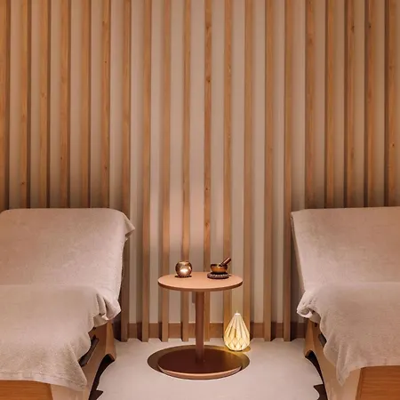 Hotel Me By Melia 5*
