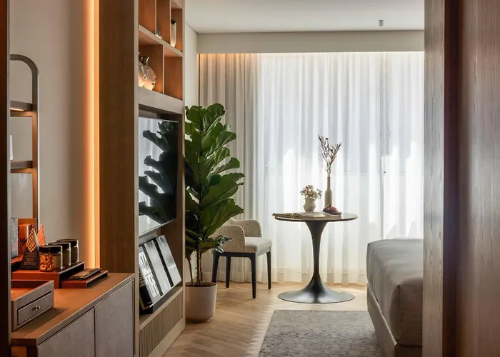 Me By Melia Lisbon 5*